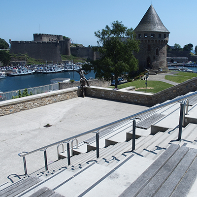 Place Péron et pont de Recouvrance